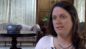 Elizabeth Jones  - Patient Testimonial - Laser Surgery to Correct Nearsightedness